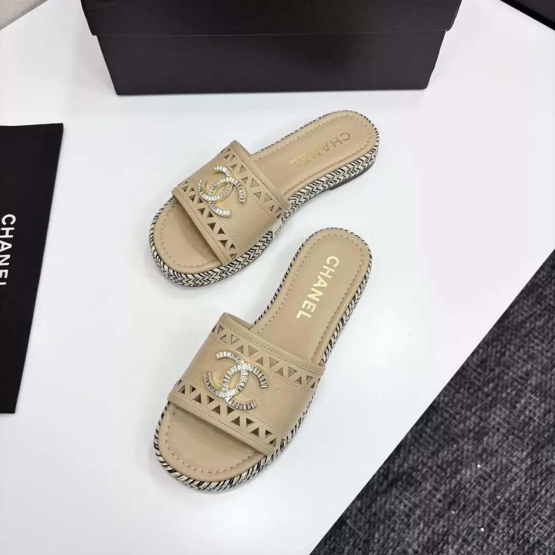 Chanel Slippers For Women Bold 1441