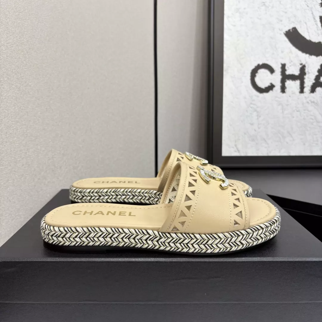Chanel Slippers For Women Bold 1441