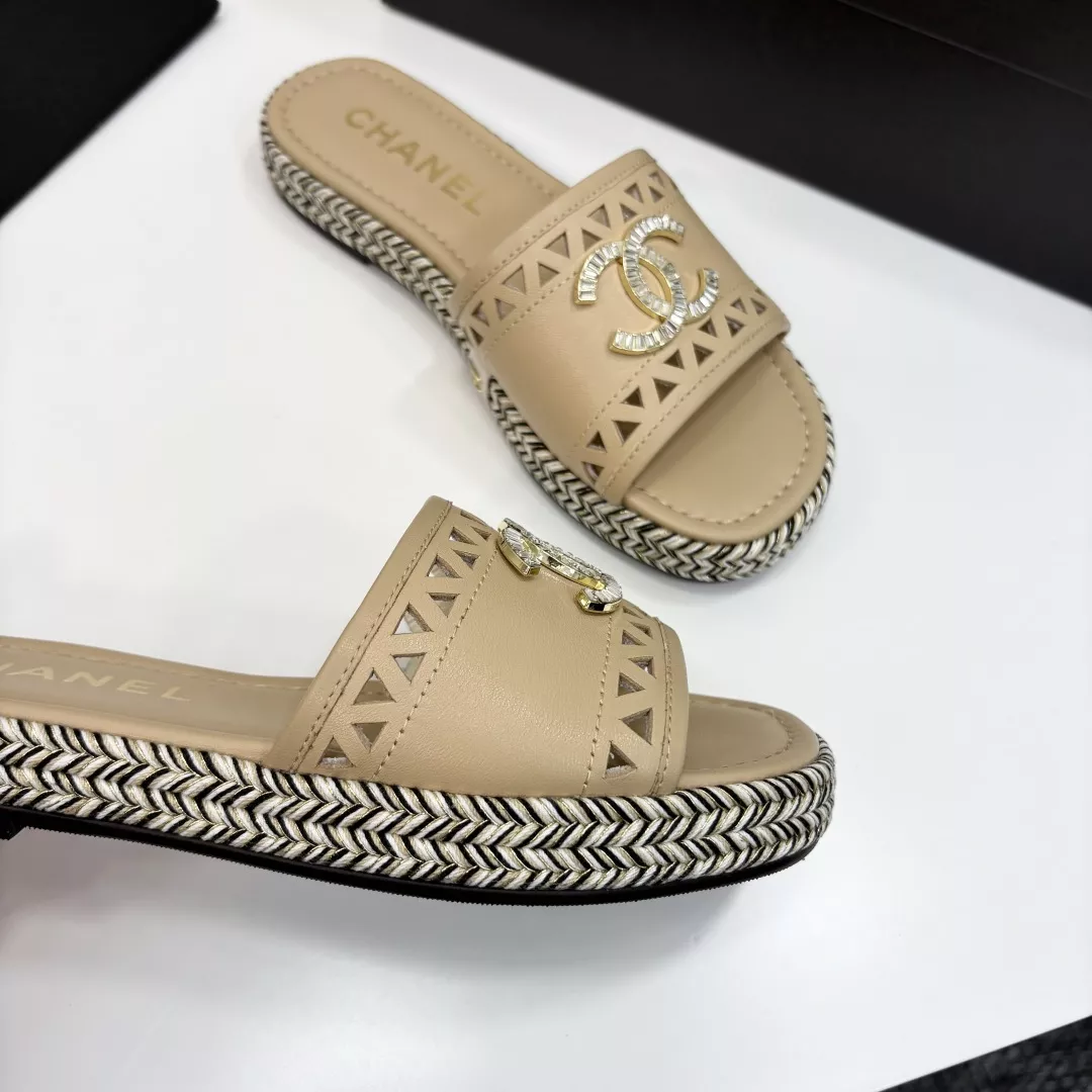 Chanel Slippers For Women Bold 1441