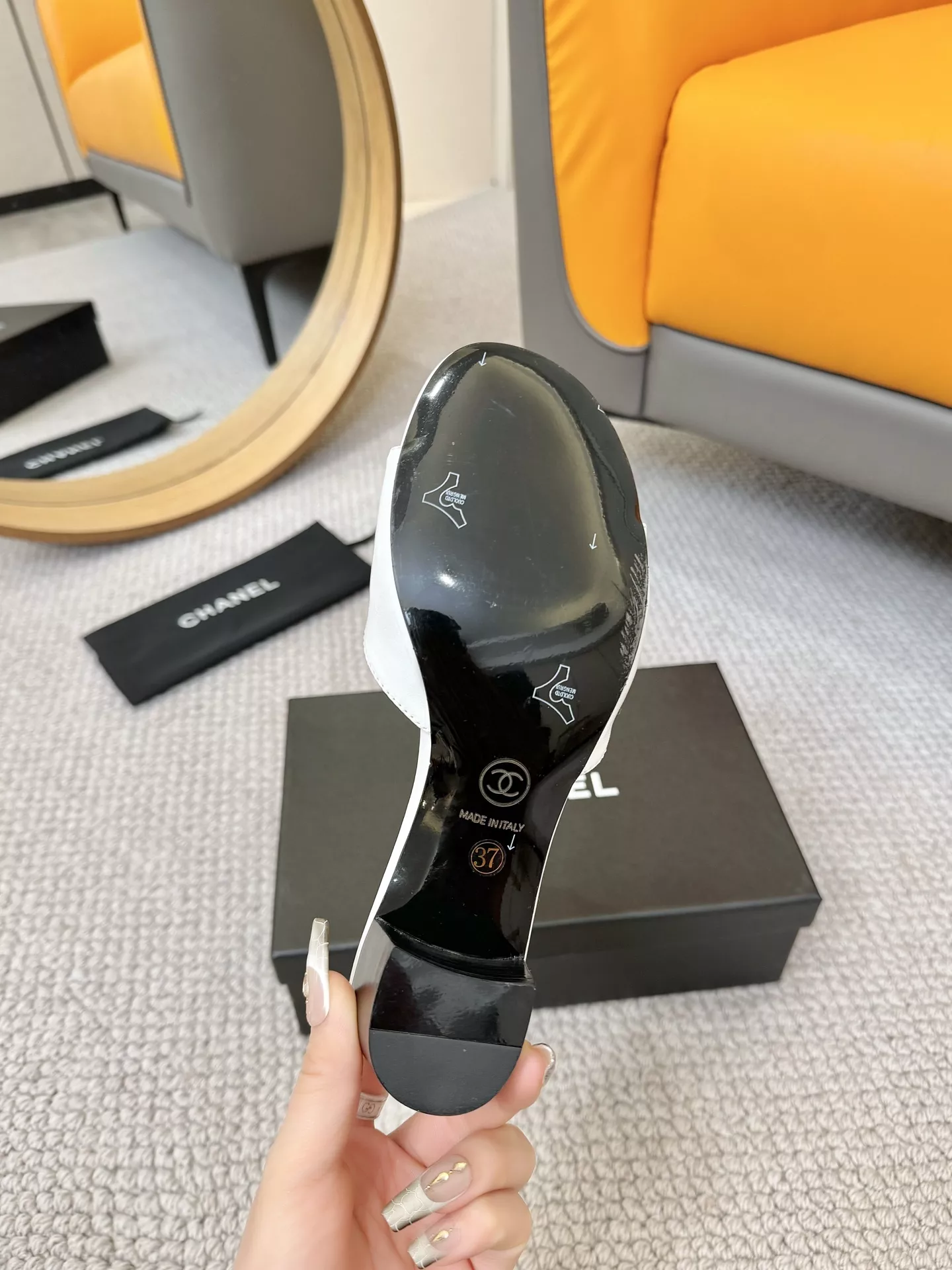 Chanel Slippers For Women Bold 9336