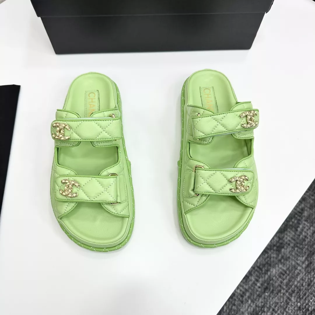 Chanel Slippers For Women Compact 4627