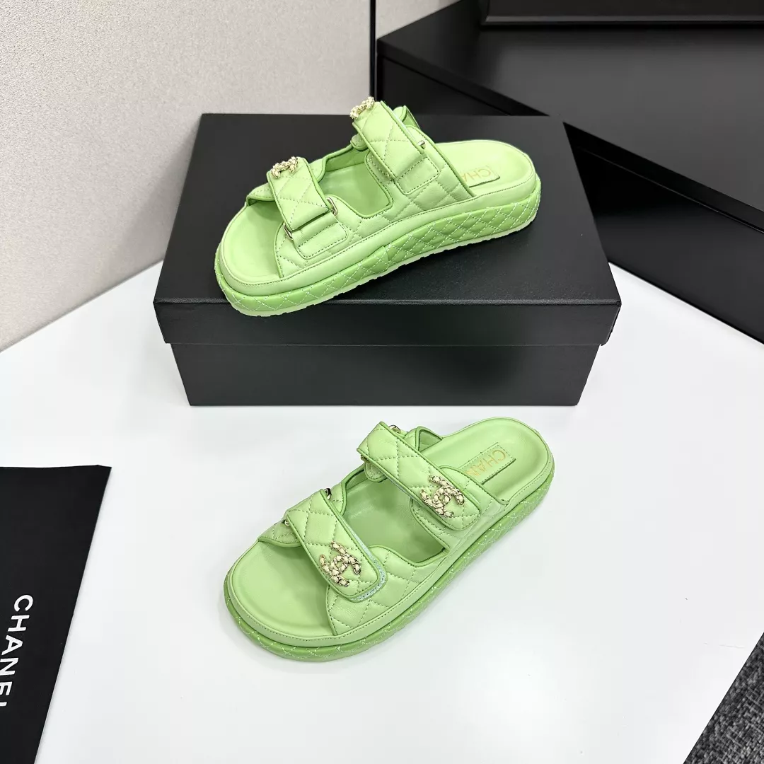 Chanel Slippers For Women Compact 4627