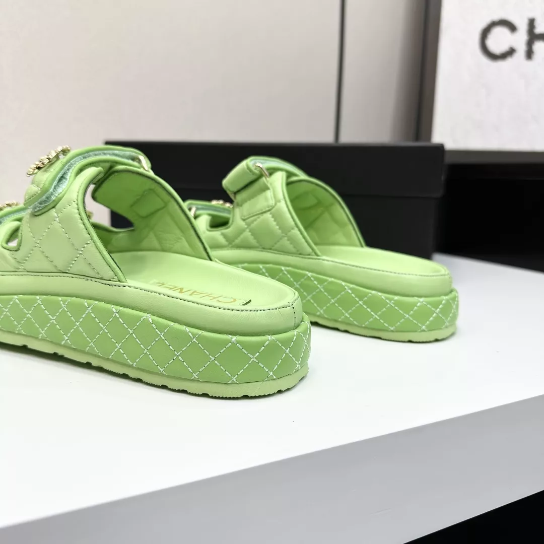 Chanel Slippers For Women Compact 4627