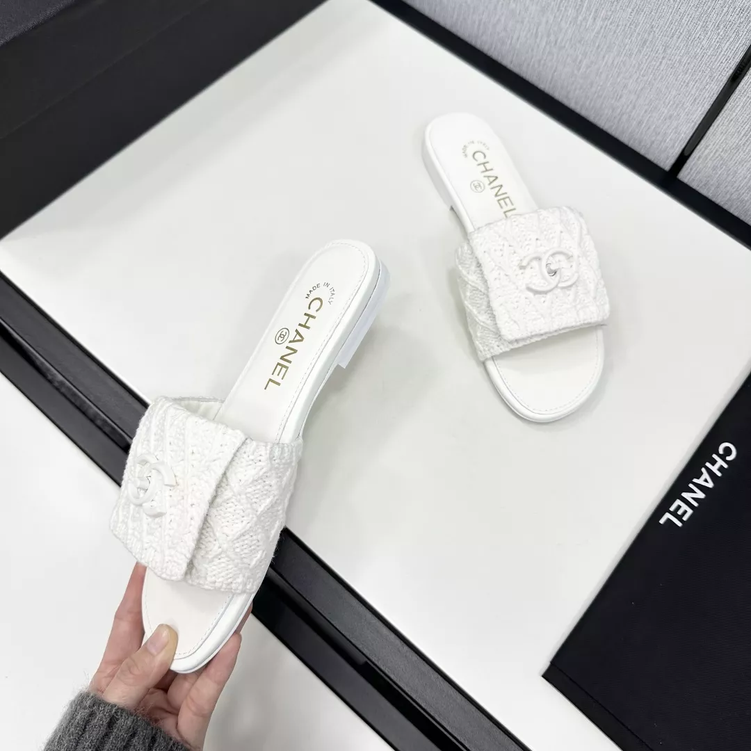 Chanel Slippers For Women Compact 6727