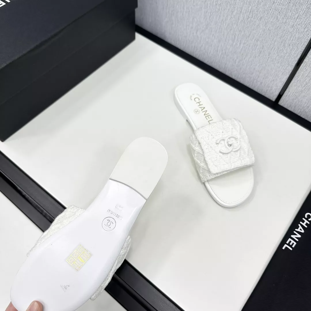 Chanel Slippers For Women Compact 6727