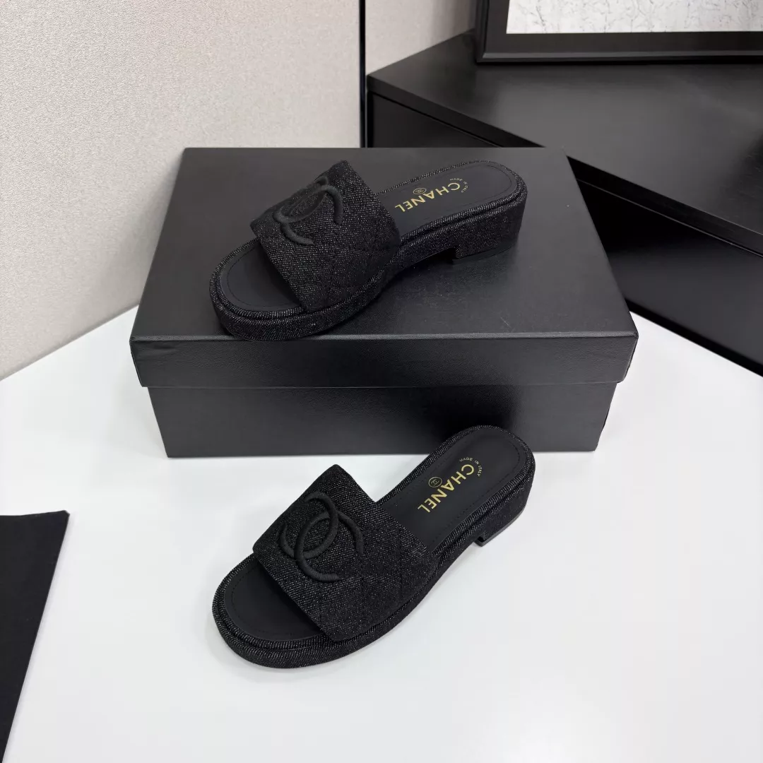 Chanel Slippers For Women Practical 2723