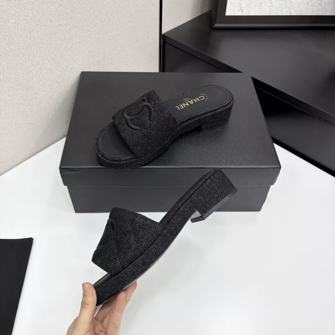 Chanel Slippers For Women Practical 2723