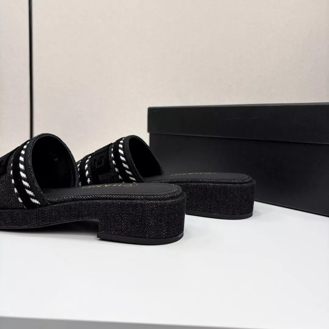 Chanel Slippers For Women Vibrant 5853