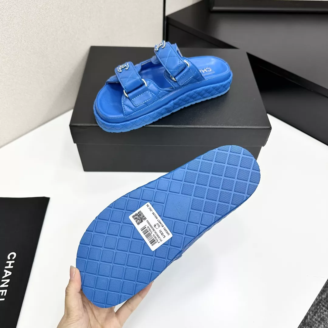Chanel Slippers For Women Vibrant 6392