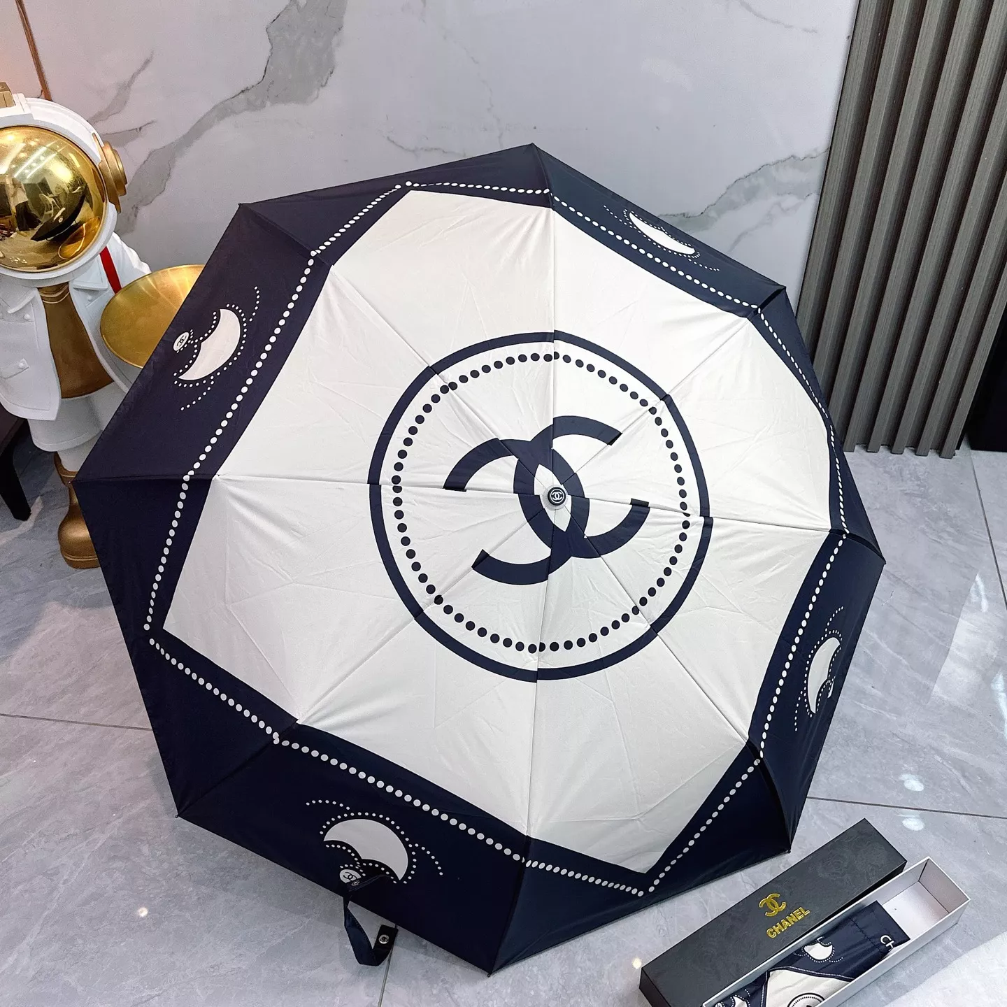 Chanel Umbrellas Cozy 7972