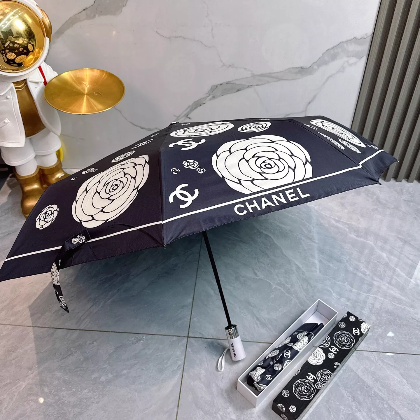 Chanel Umbrellas Minimalist 5955