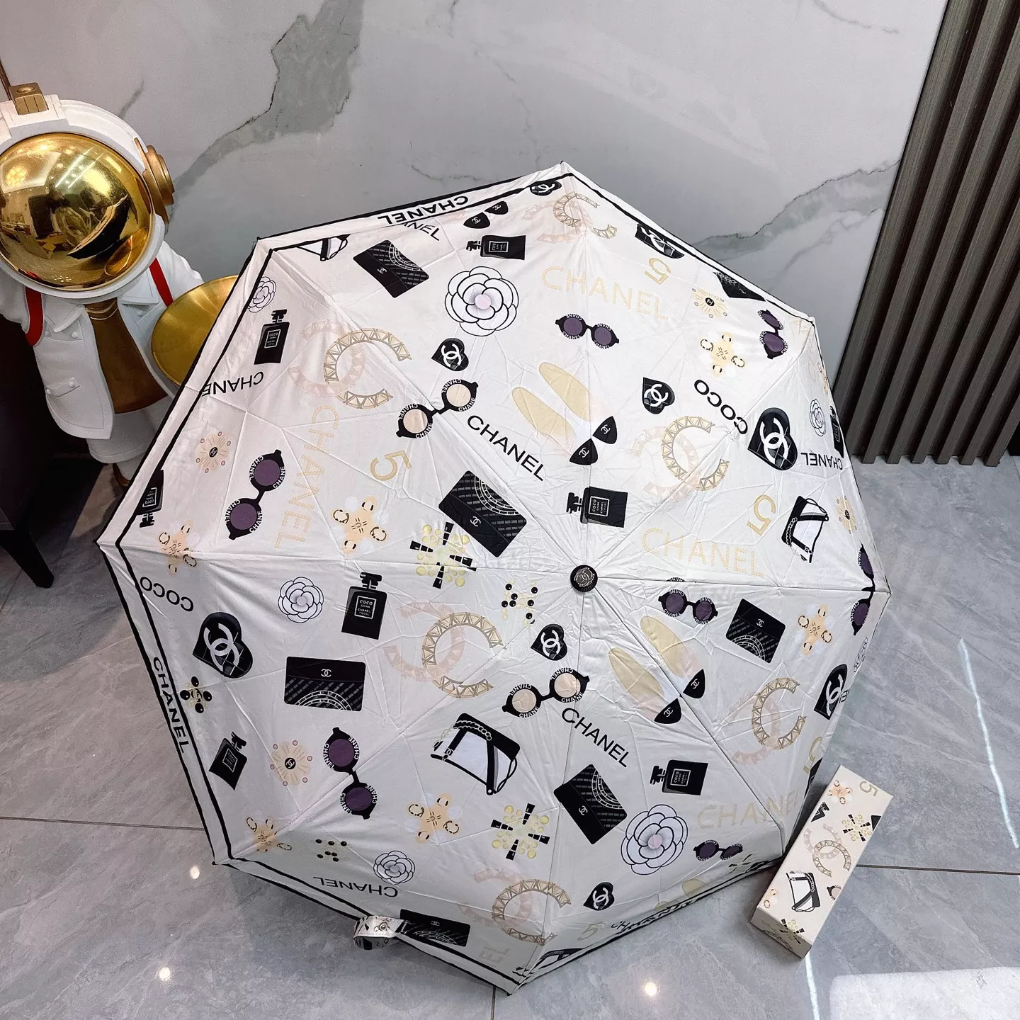 Chanel Umbrellas Vibrant 8713