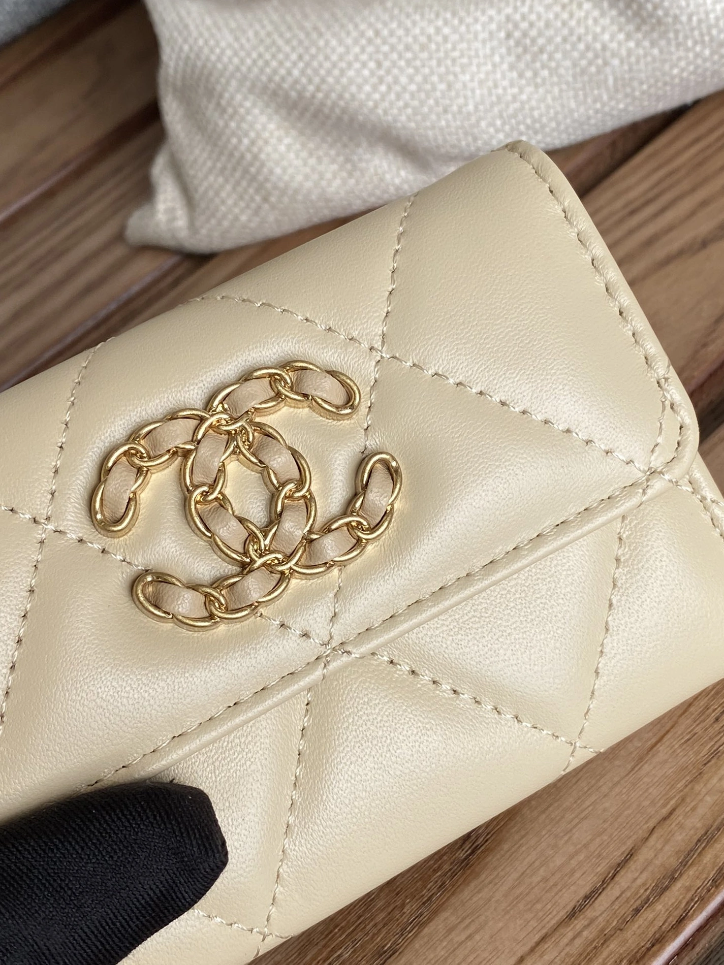 Chanel Wallets Breathable 7102