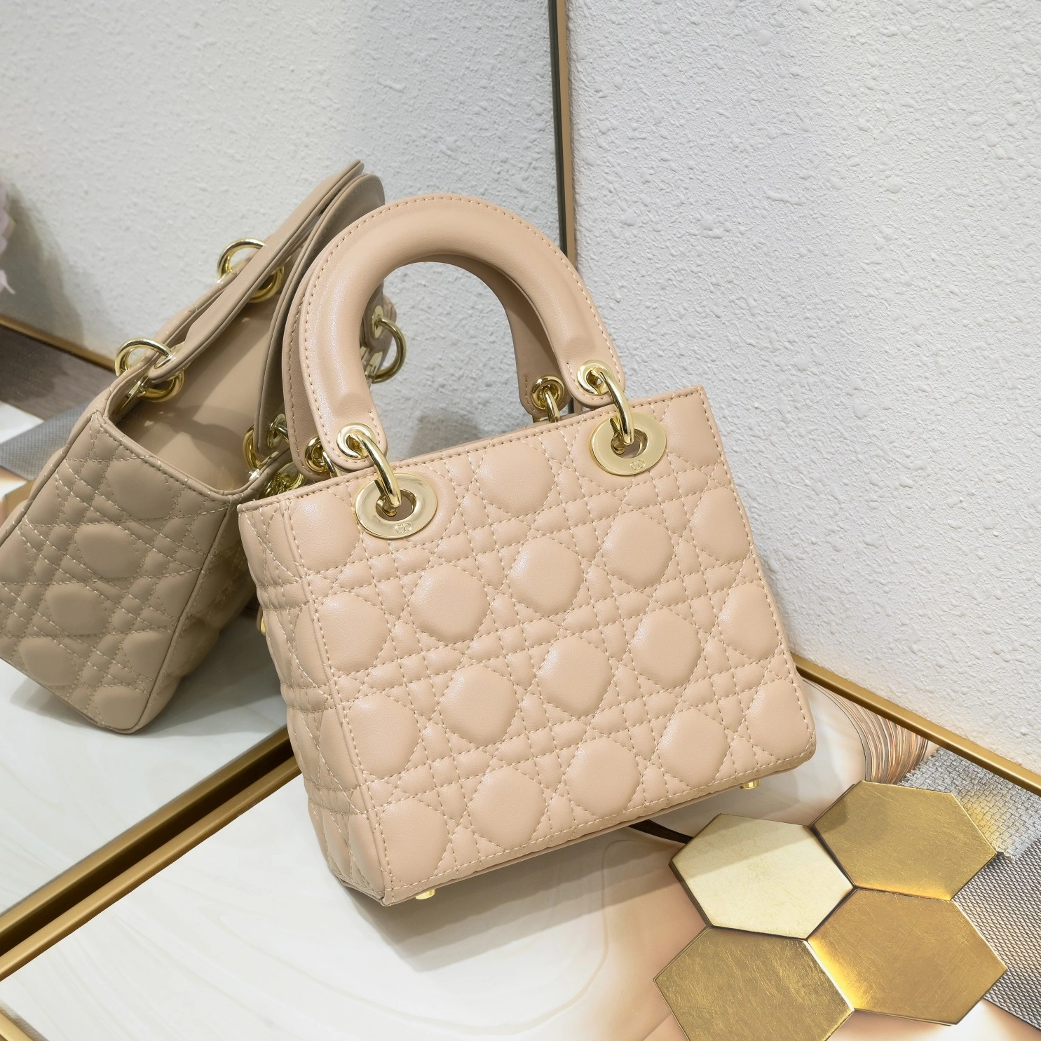 Christian Dior AAA Handbags For Women Trendsetting 3351