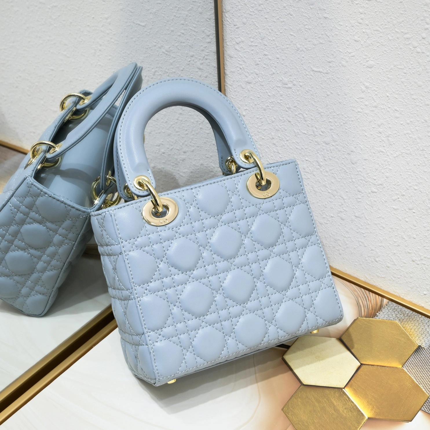 Christian Dior AAA Handbags For Women Vibrant 4211