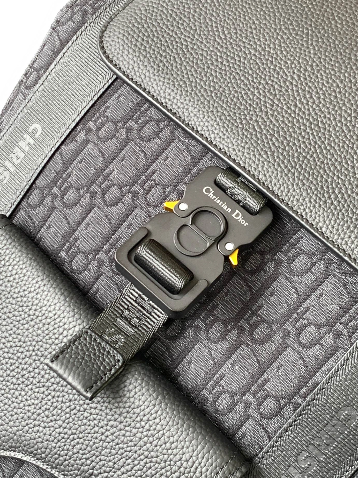 Christian Dior AAA Man Backpacks Breathable 6230
