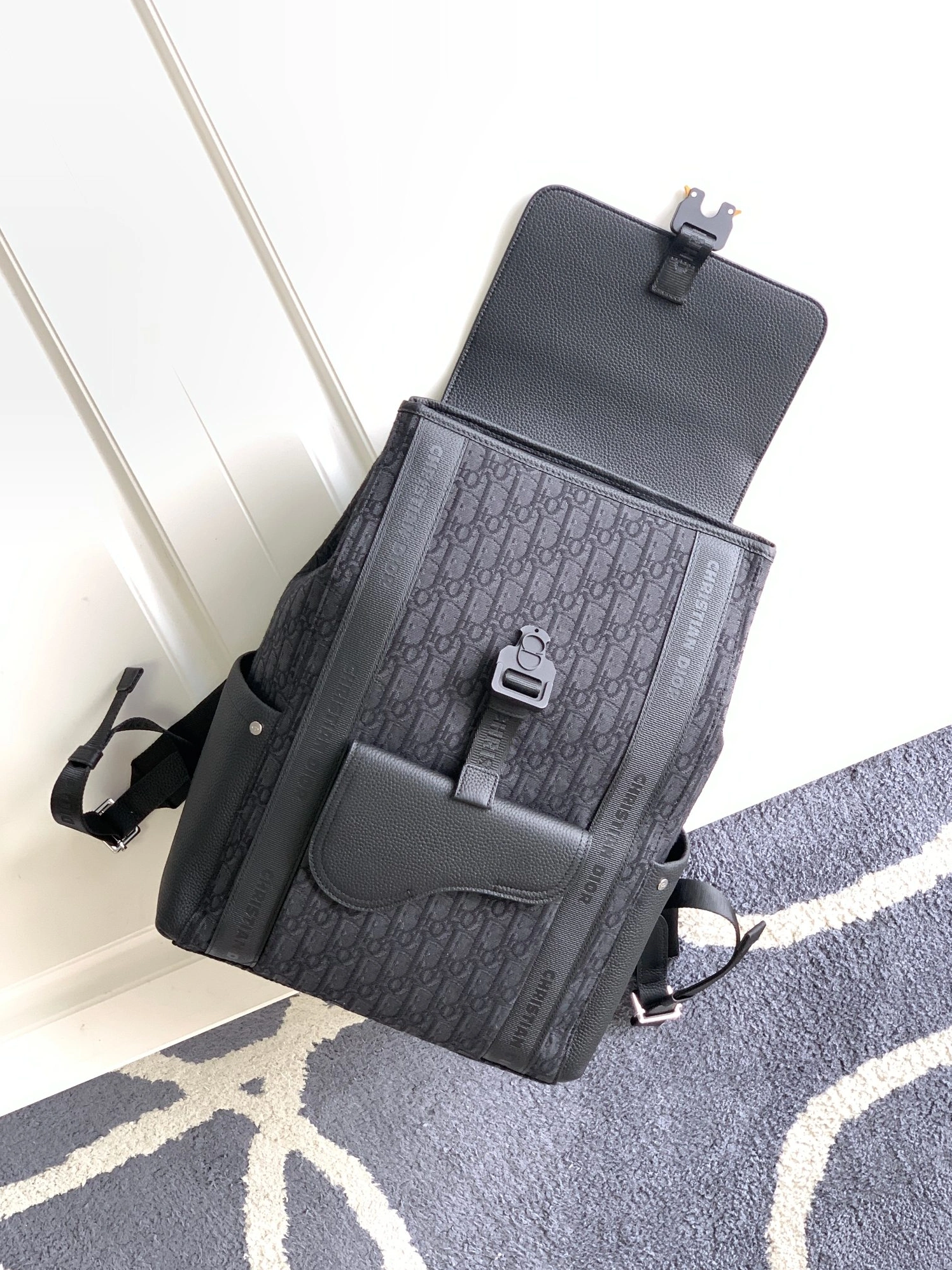 Christian Dior AAA Man Backpacks Breathable 6230