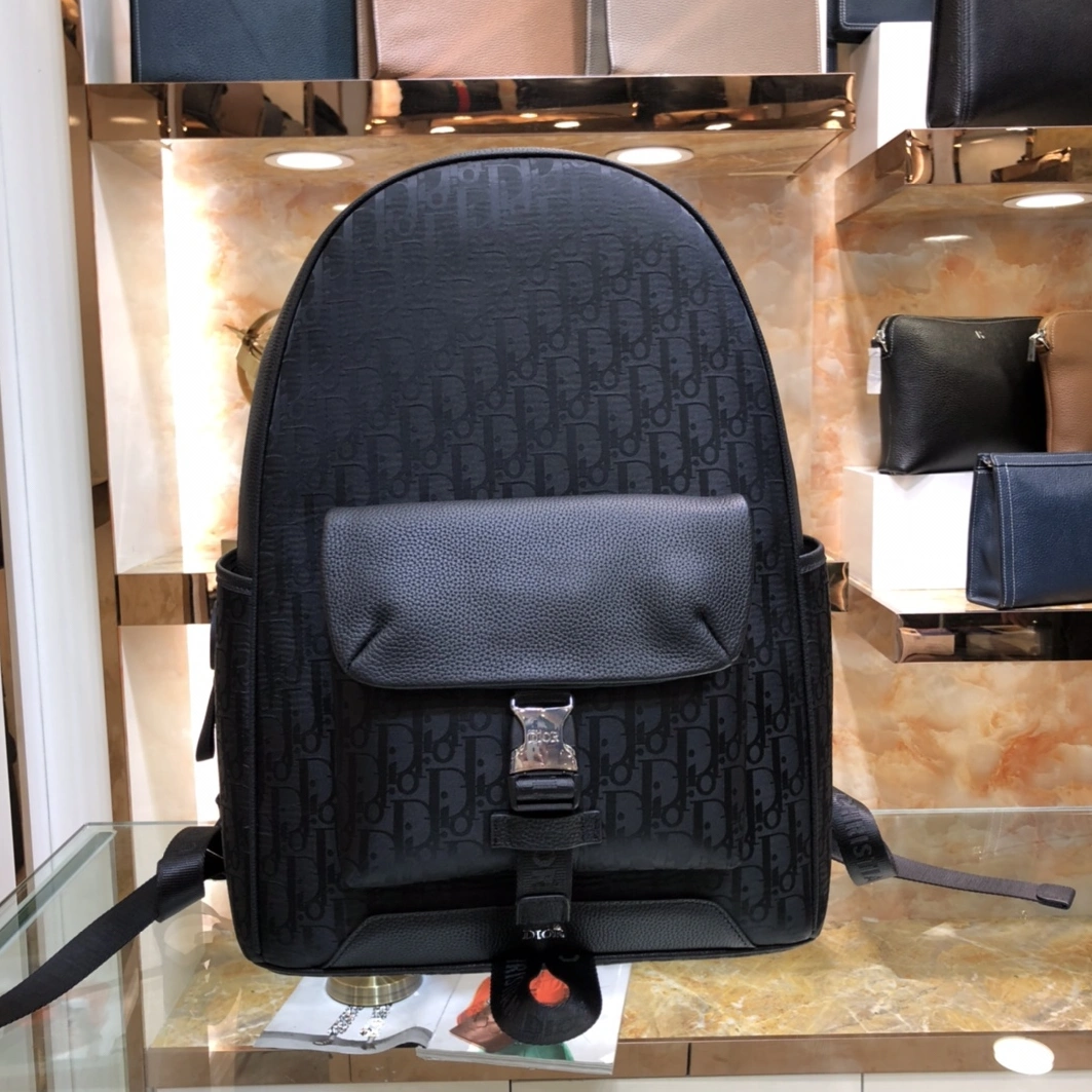 Christian Dior AAA Man Backpacks Bright 4729