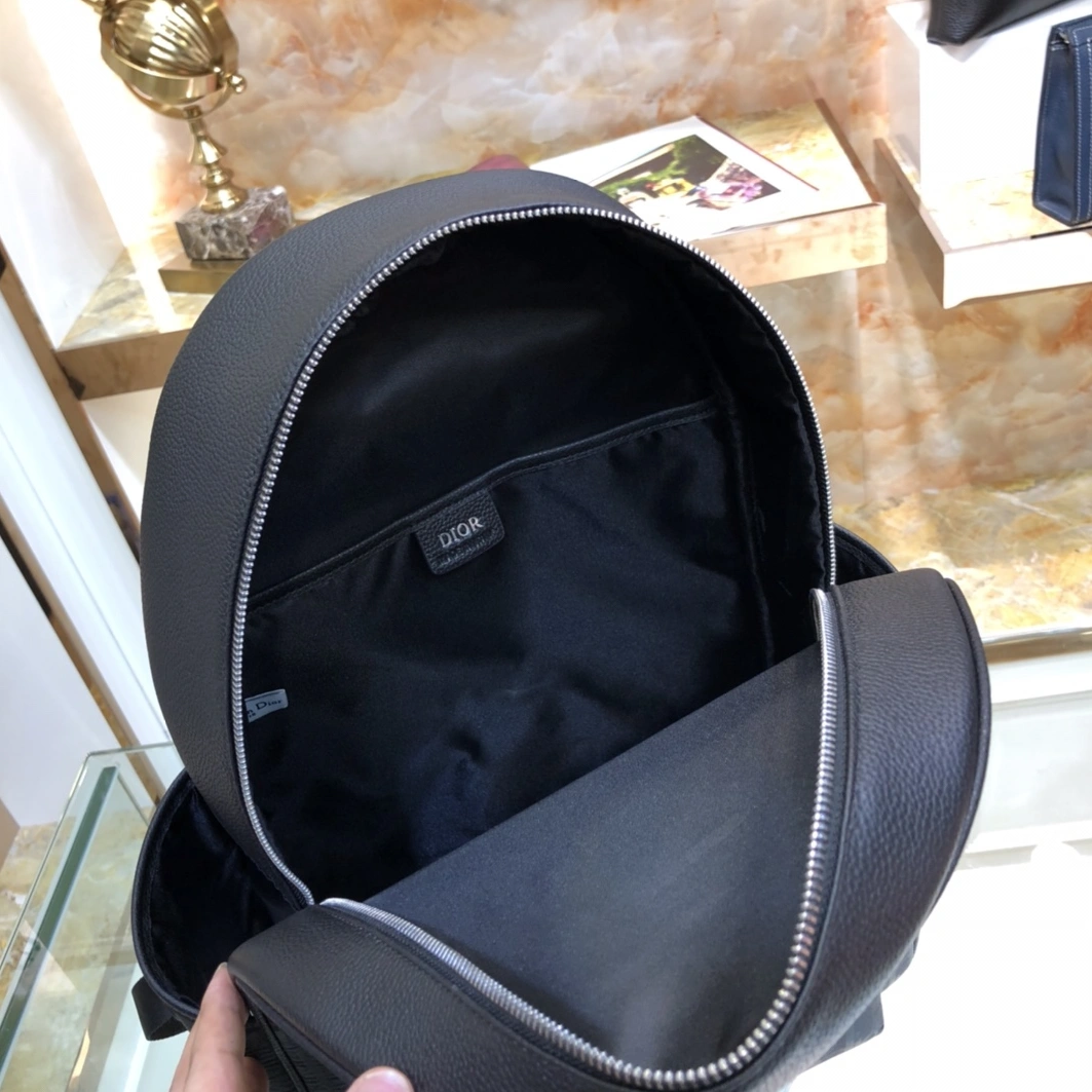 Christian Dior AAA Man Backpacks Bright 4729