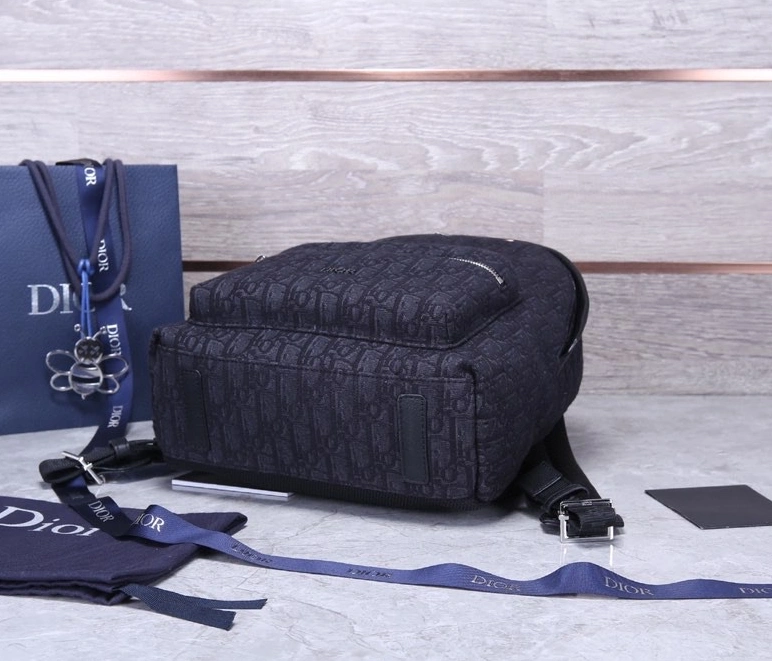 Christian Dior AAA Man Backpacks Classic 2182