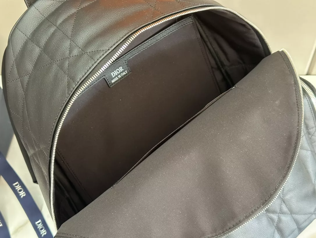 Christian Dior AAA Man Backpacks Durable 6375