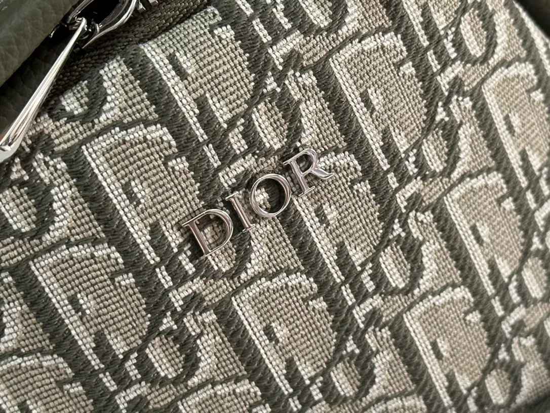 Christian Dior AAA Man Backpacks Elegant 3312