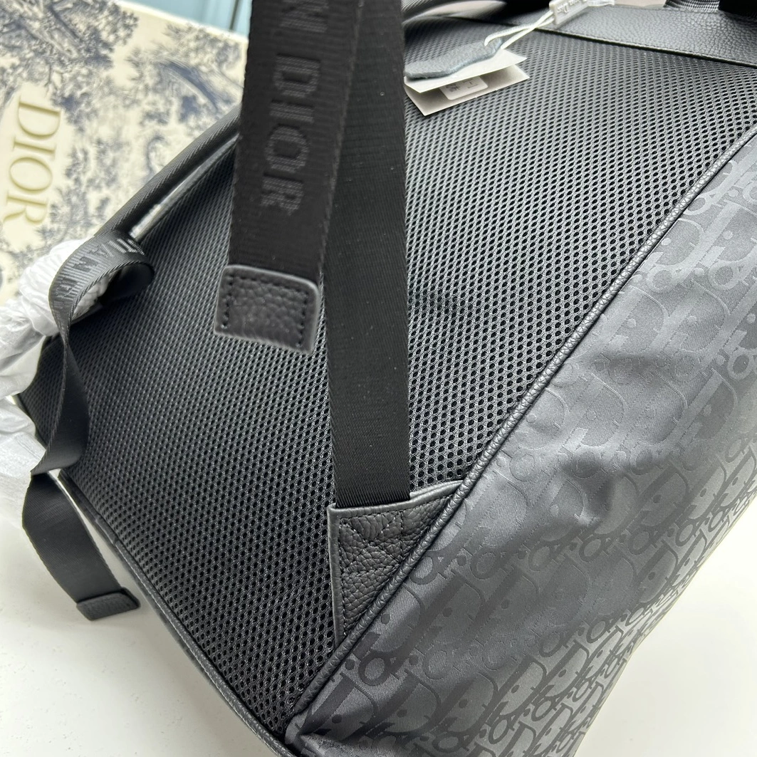 Christian Dior AAA Man Backpacks Functional 3798