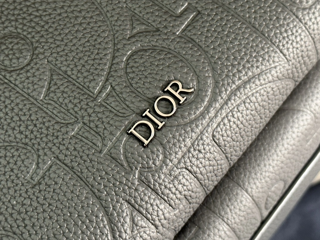 Christian Dior AAA Man Backpacks HighQuality 8647