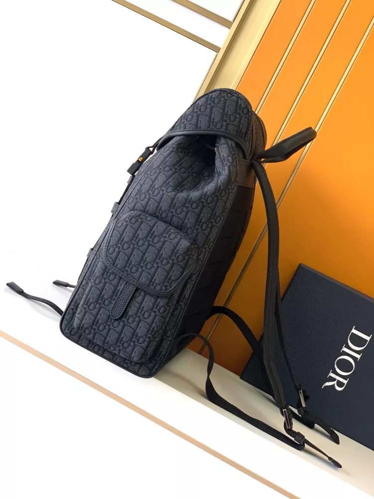 Christian Dior AAA Man Backpacks Lightweight 6770