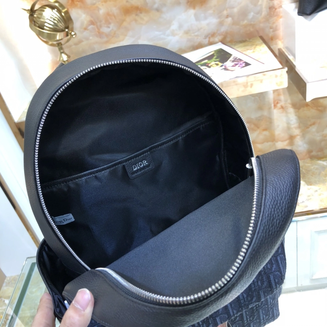 Christian Dior AAA Man Backpacks Minimalist 6298