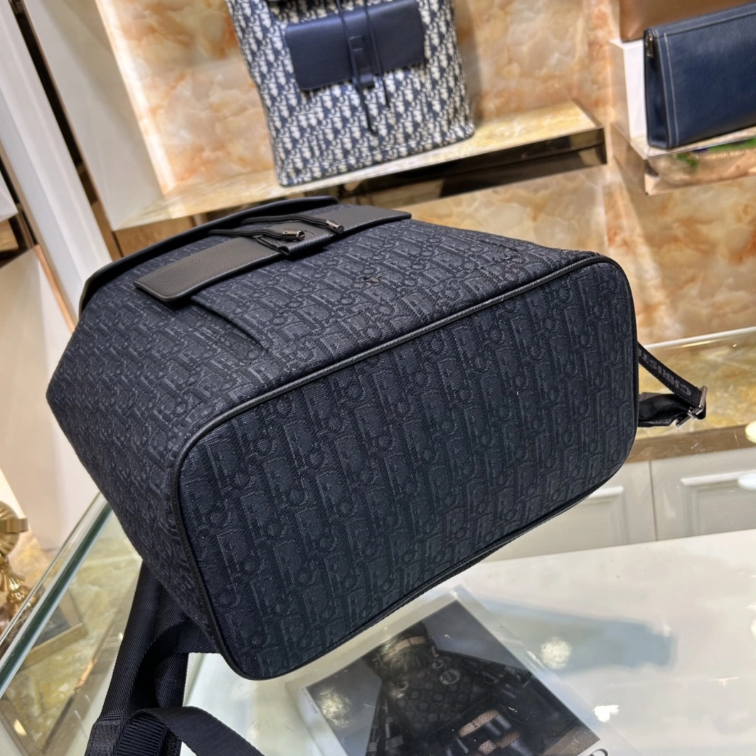 Christian Dior AAA Man Backpacks StreetReady 2784