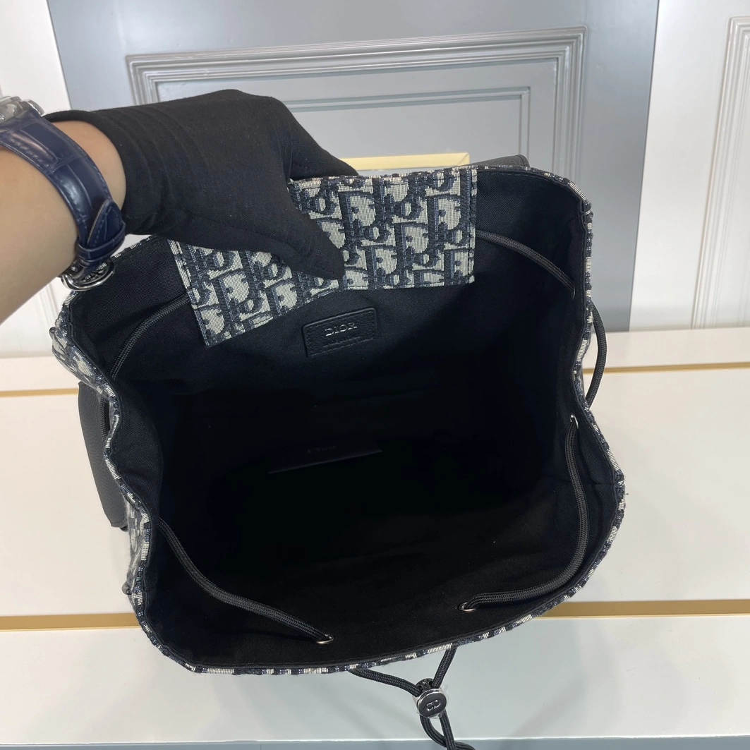 Christian Dior AAA Man Backpacks Stylish 2305