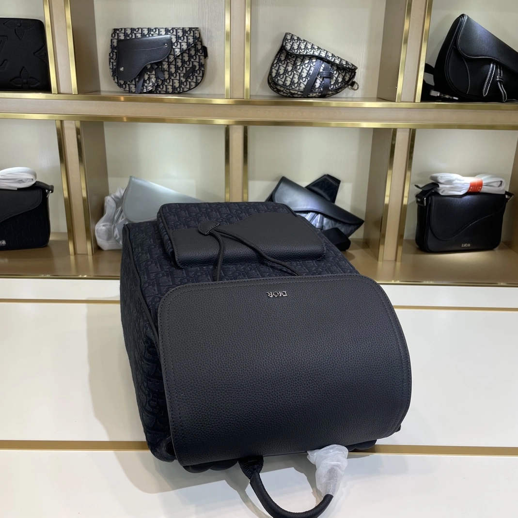 Christian Dior AAA Man Backpacks Versatile 3470