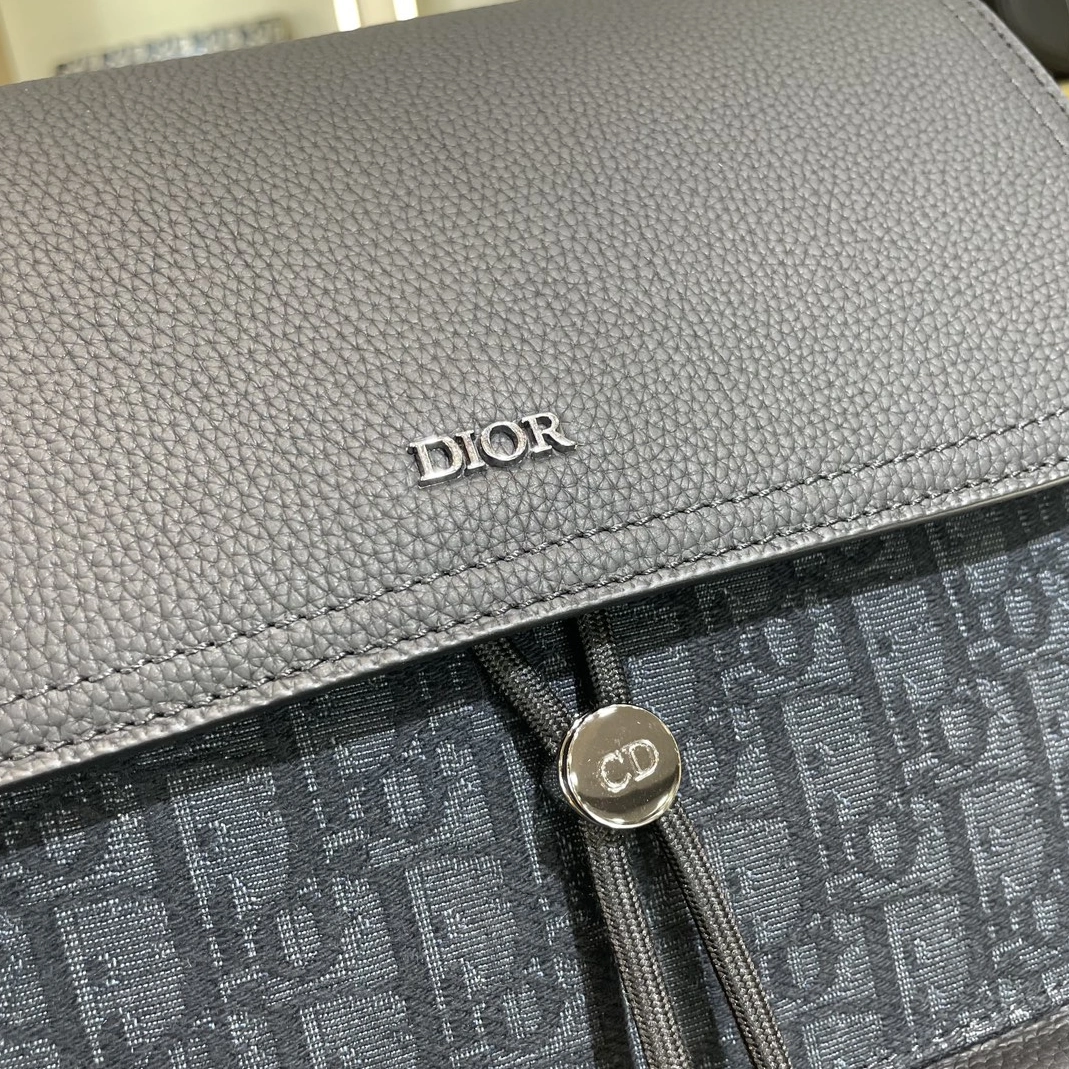 Christian Dior AAA Man Backpacks Versatile 3470
