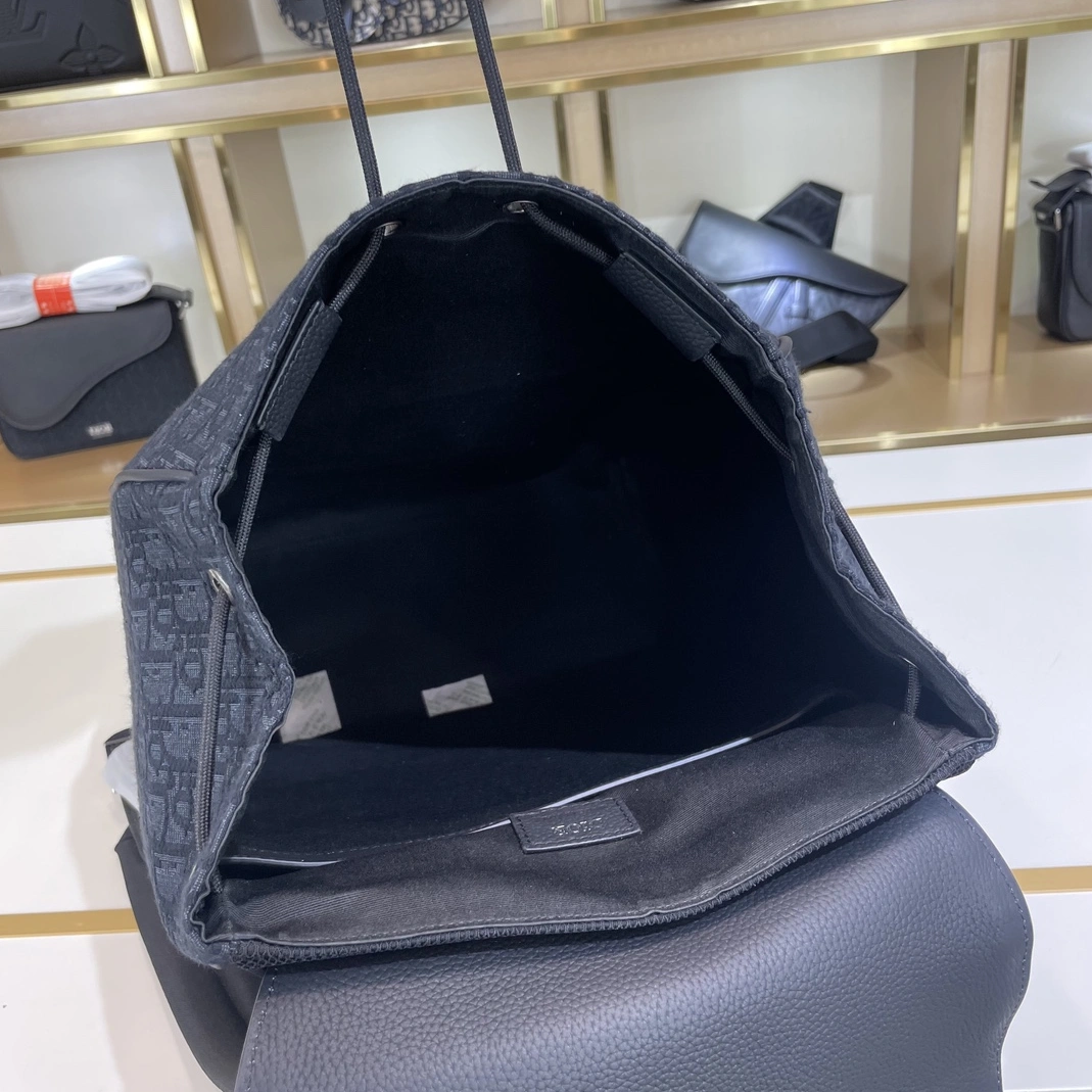 Christian Dior AAA Man Backpacks Versatile 3470