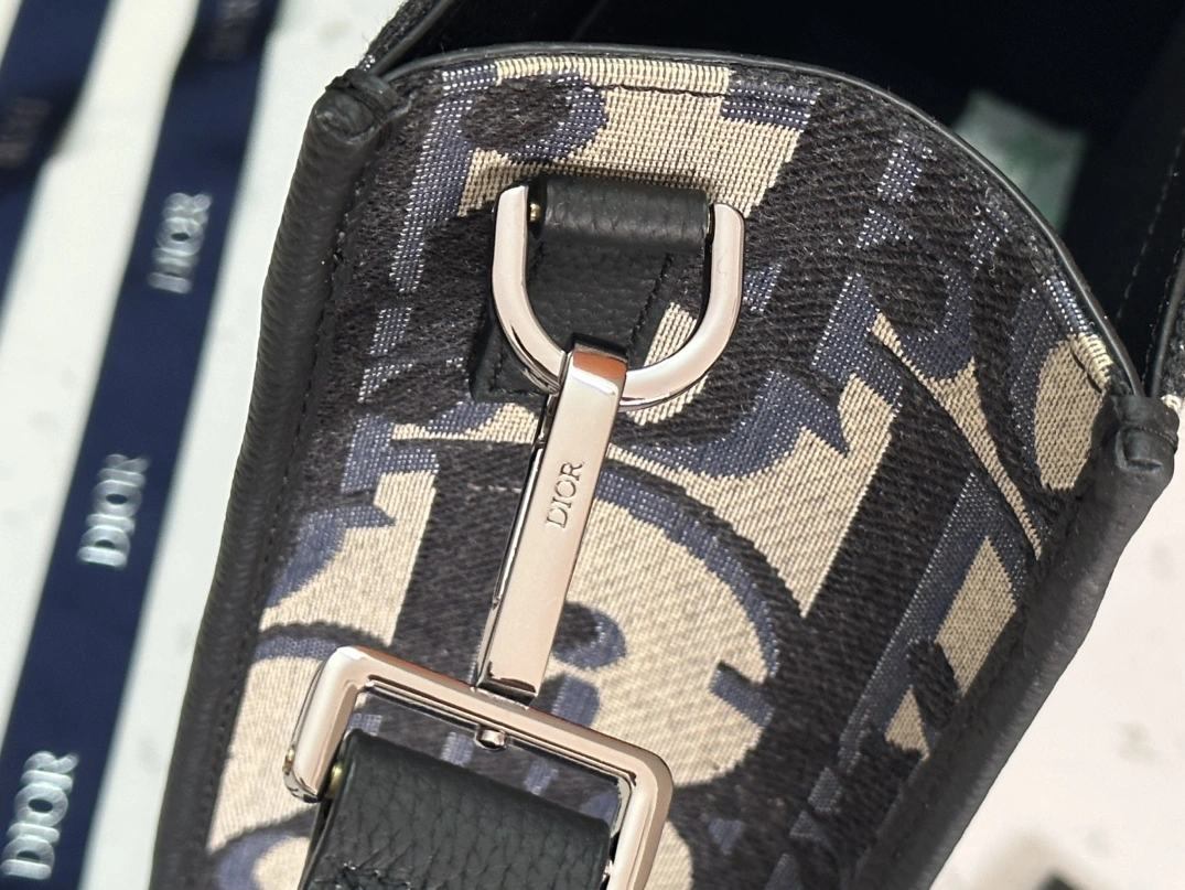 Christian Dior AAA Man Handbags Classic 1232