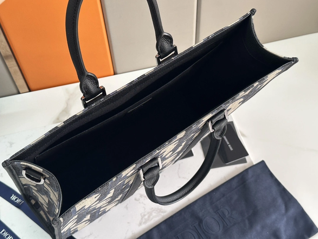 Christian Dior AAA Man Handbags Classic 1232