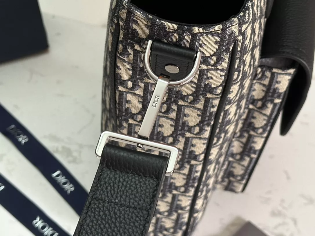 Christian Dior AAA Man Handbags Classic 1353