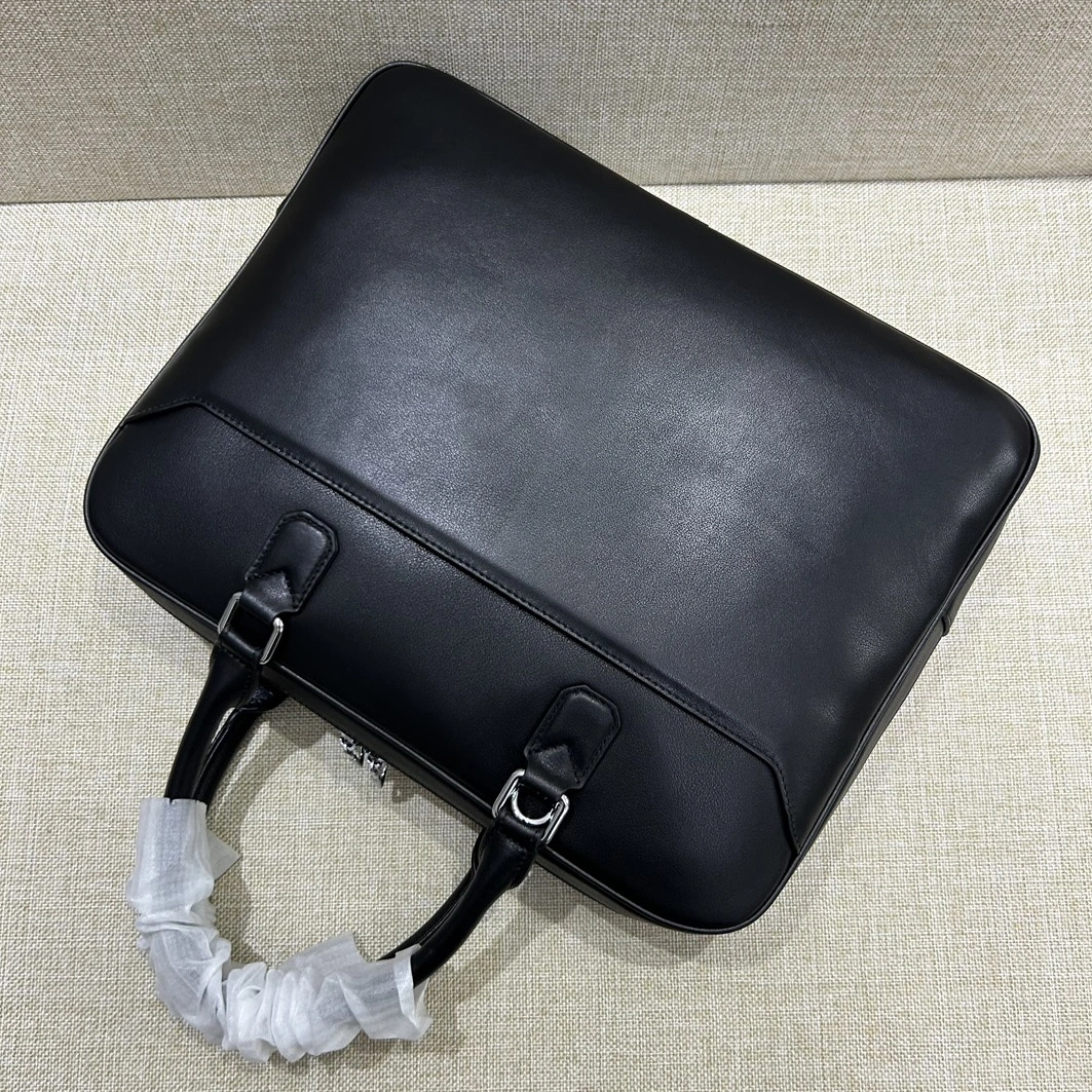 Christian Dior AAA Man Handbags Comfortable 4289