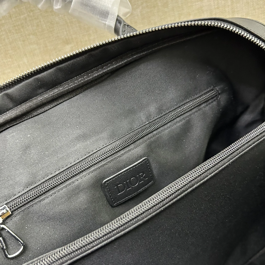 Christian Dior AAA Man Handbags Comfortable 4289