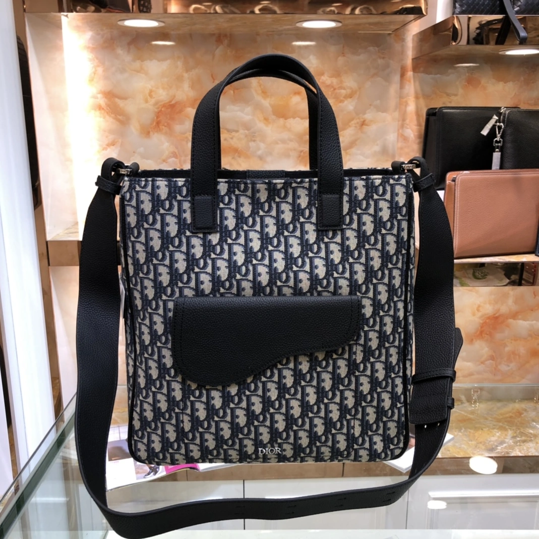 Christian Dior AAA Man Handbags Elegant 4469
