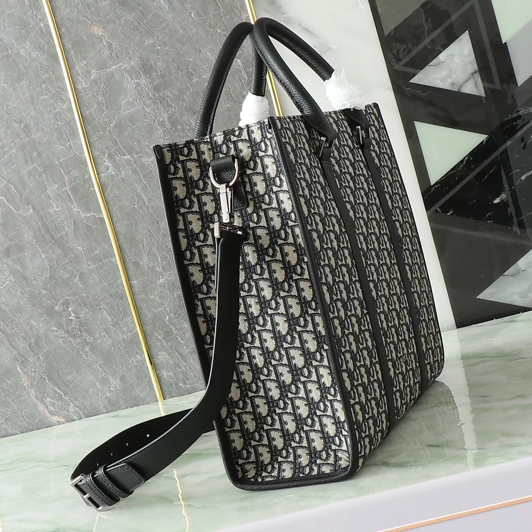 Christian Dior AAA Man Handbags Minimalist 2427