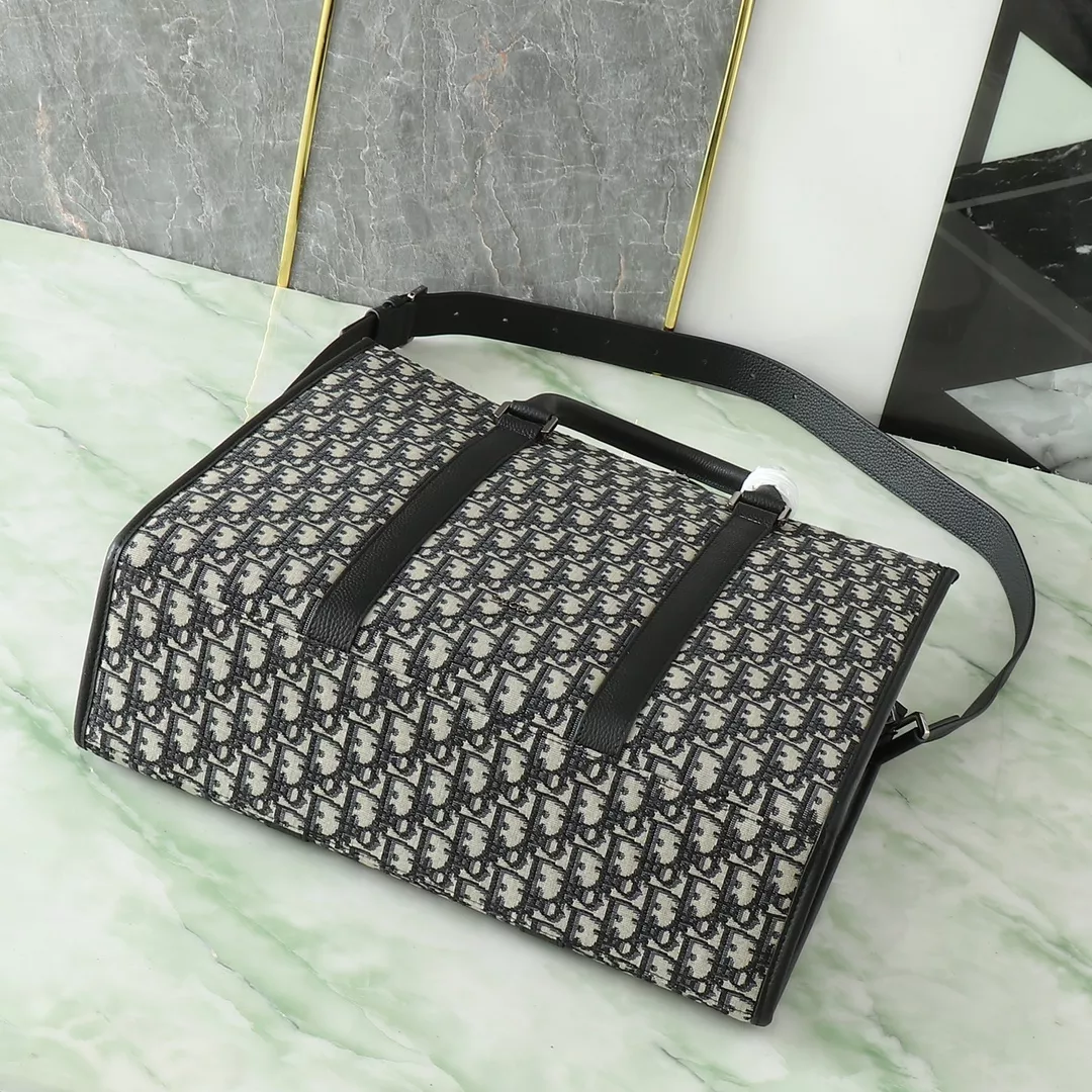 Christian Dior AAA Man Handbags Minimalist 2427