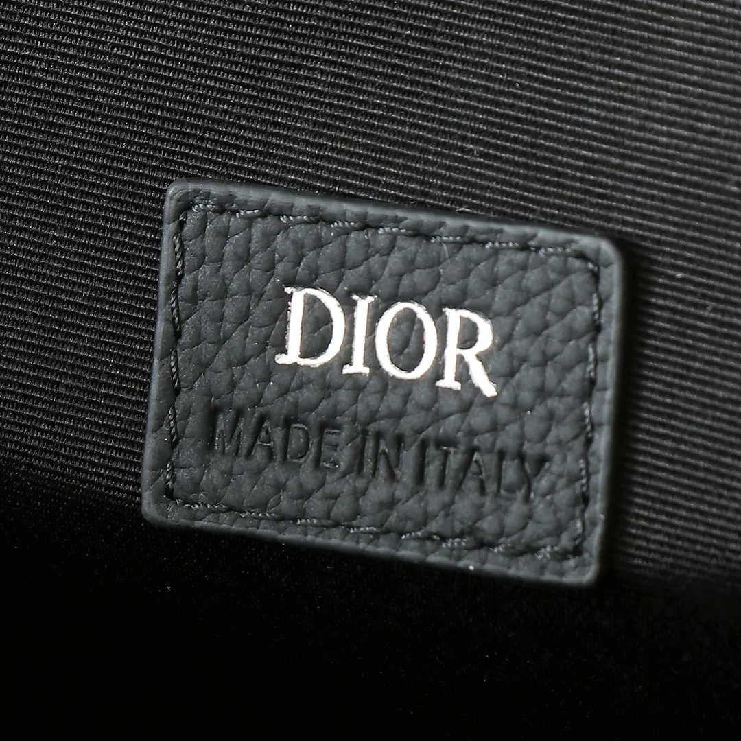 Christian Dior AAA Man Handbags Minimalist 2427