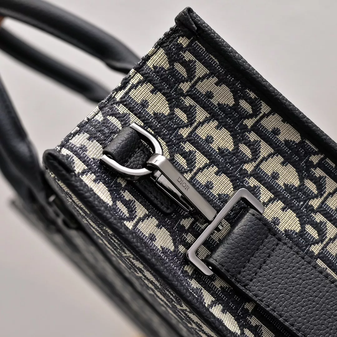 Christian Dior AAA Man Handbags Modern 6082
