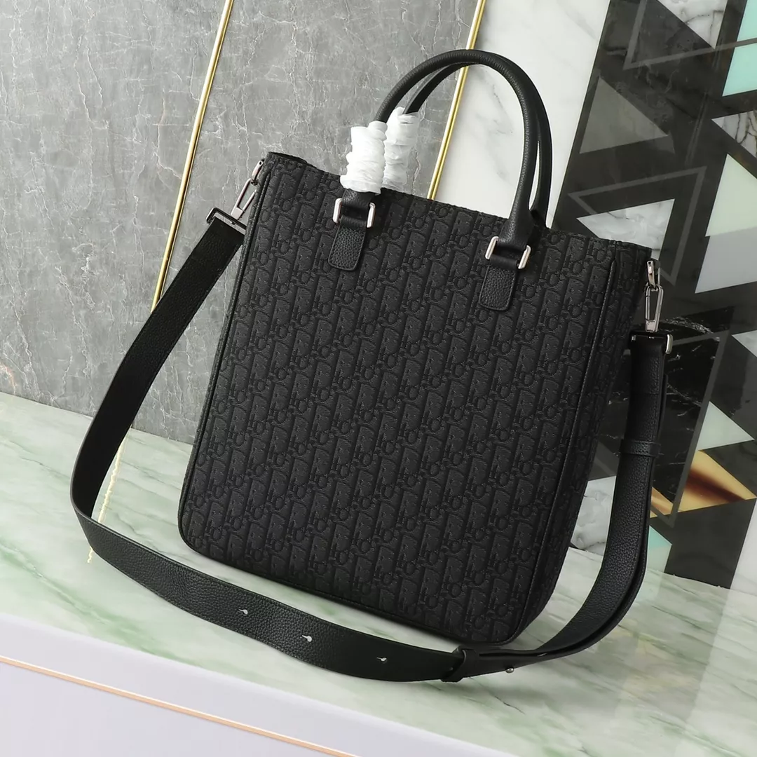 Christian Dior AAA Man Handbags Popular 7713