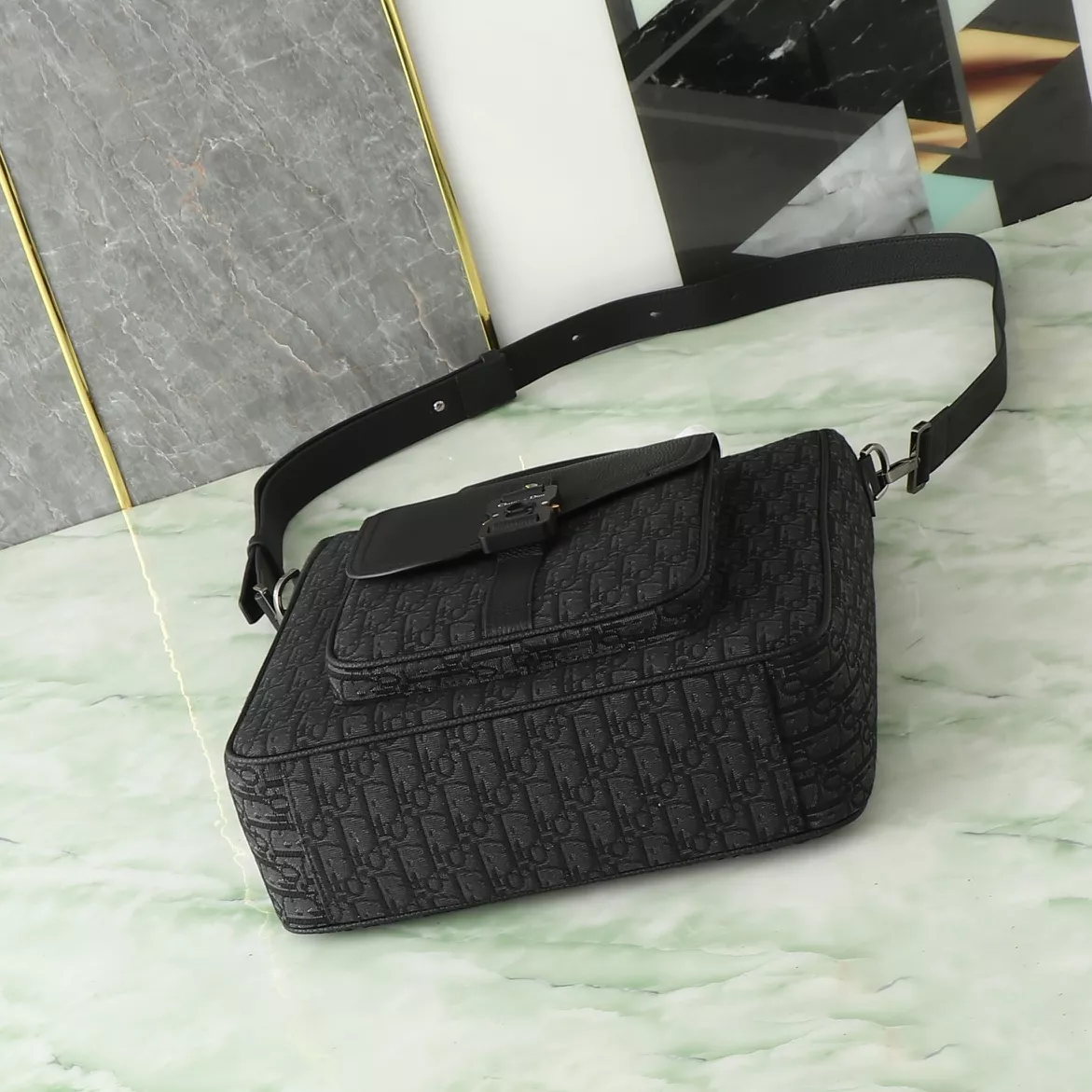 Christian Dior AAA Man Handbags Popular 7713