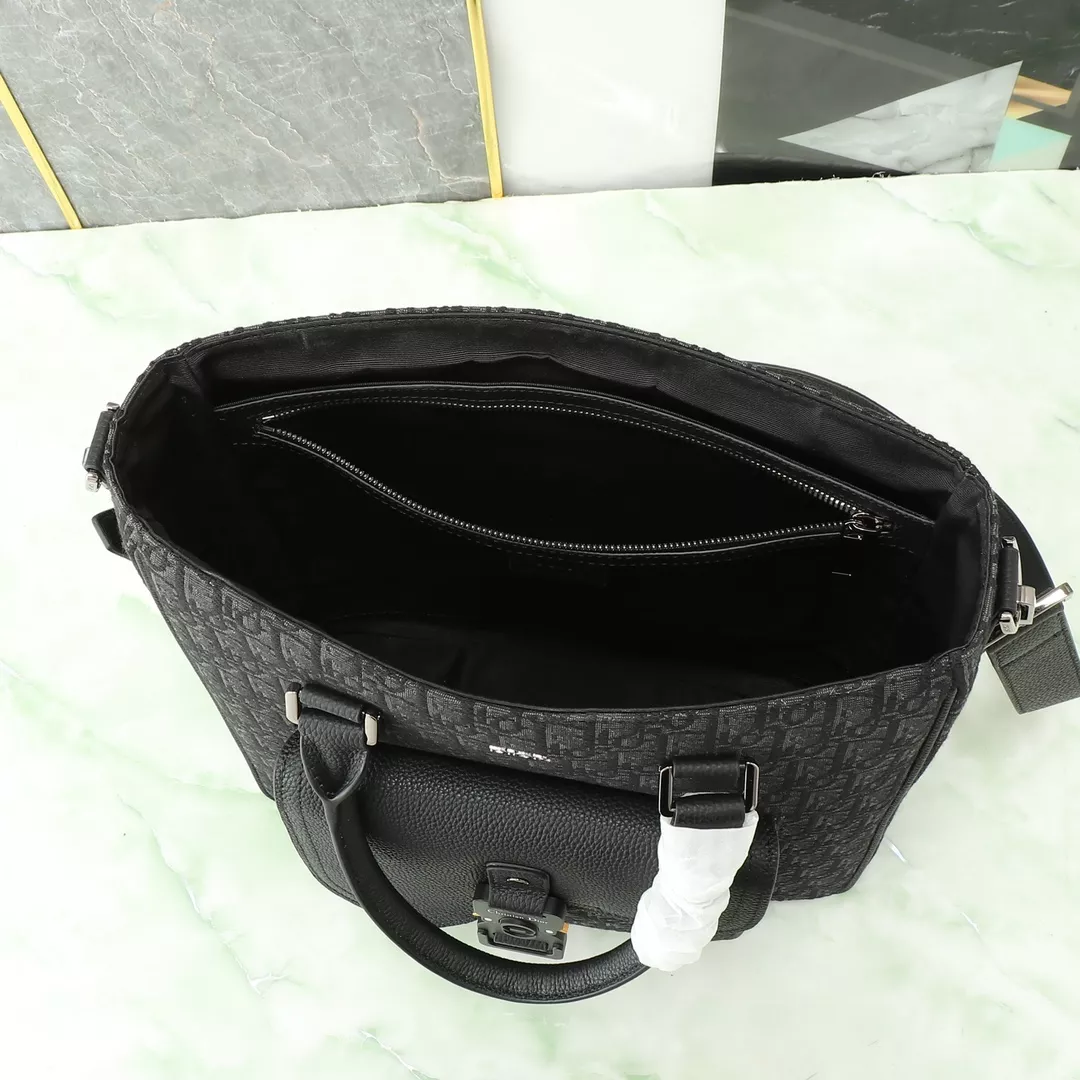 Christian Dior AAA Man Handbags Popular 7713