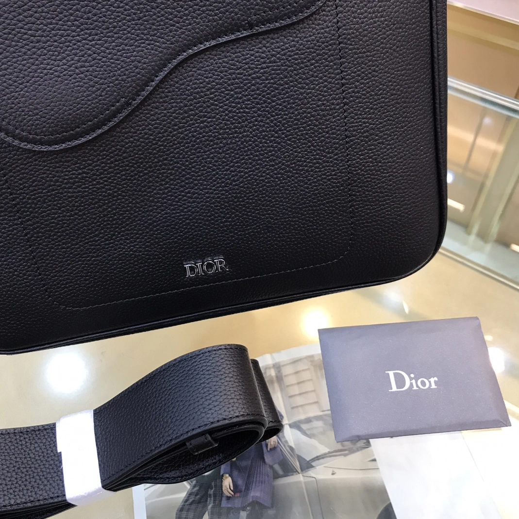 Christian Dior AAA Man Handbags Practical 7381
