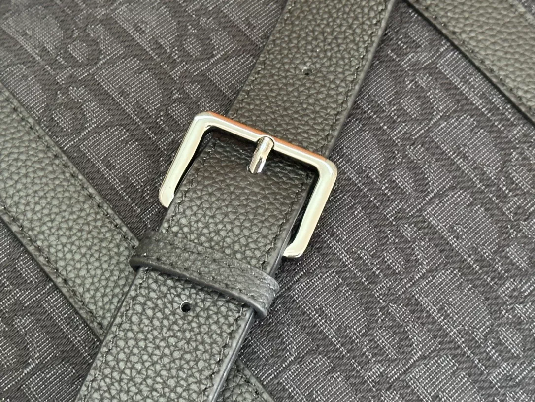 Christian Dior AAA Man Handbags Refined 6934